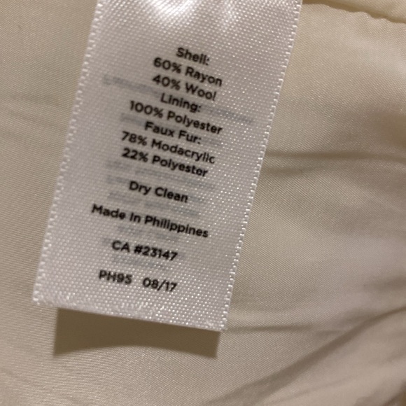 Talbots cream jacket with removal faux fur collar - Picture 5 of 7